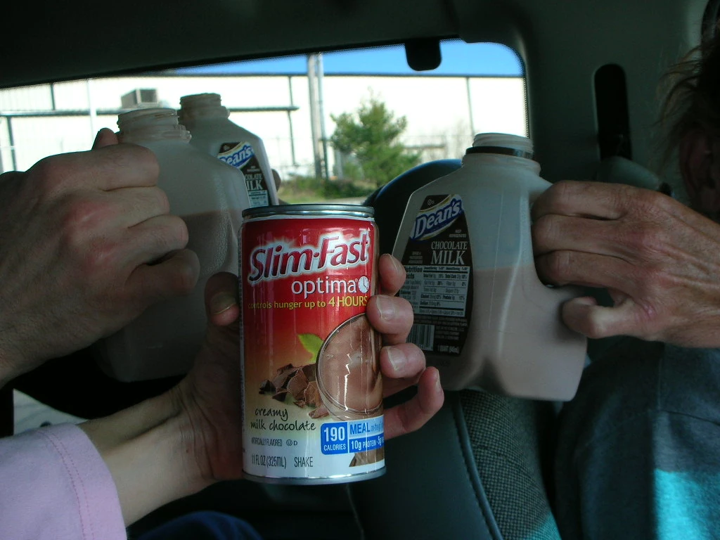 dscn0116 Ater race drink. Guys, chocolate milk, ??? Slimfast?