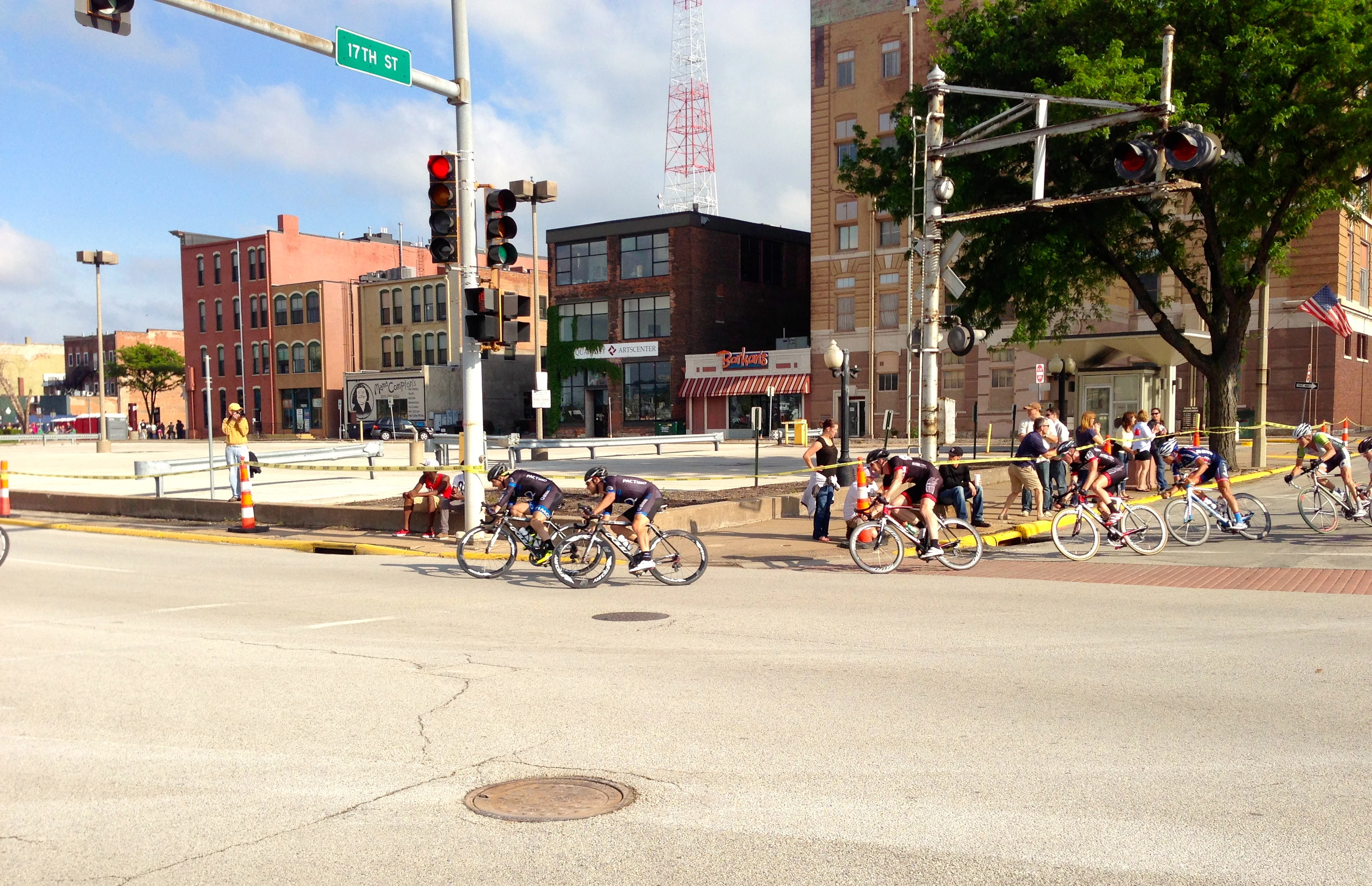 This is the 2nd to last corner at Rock Island. I&rsquo;m all the way to the right, behind Cole House, two Panther guys, plus Rob White and Chad Hartley. It seemed like a good spot to be in 400 meters earlier.