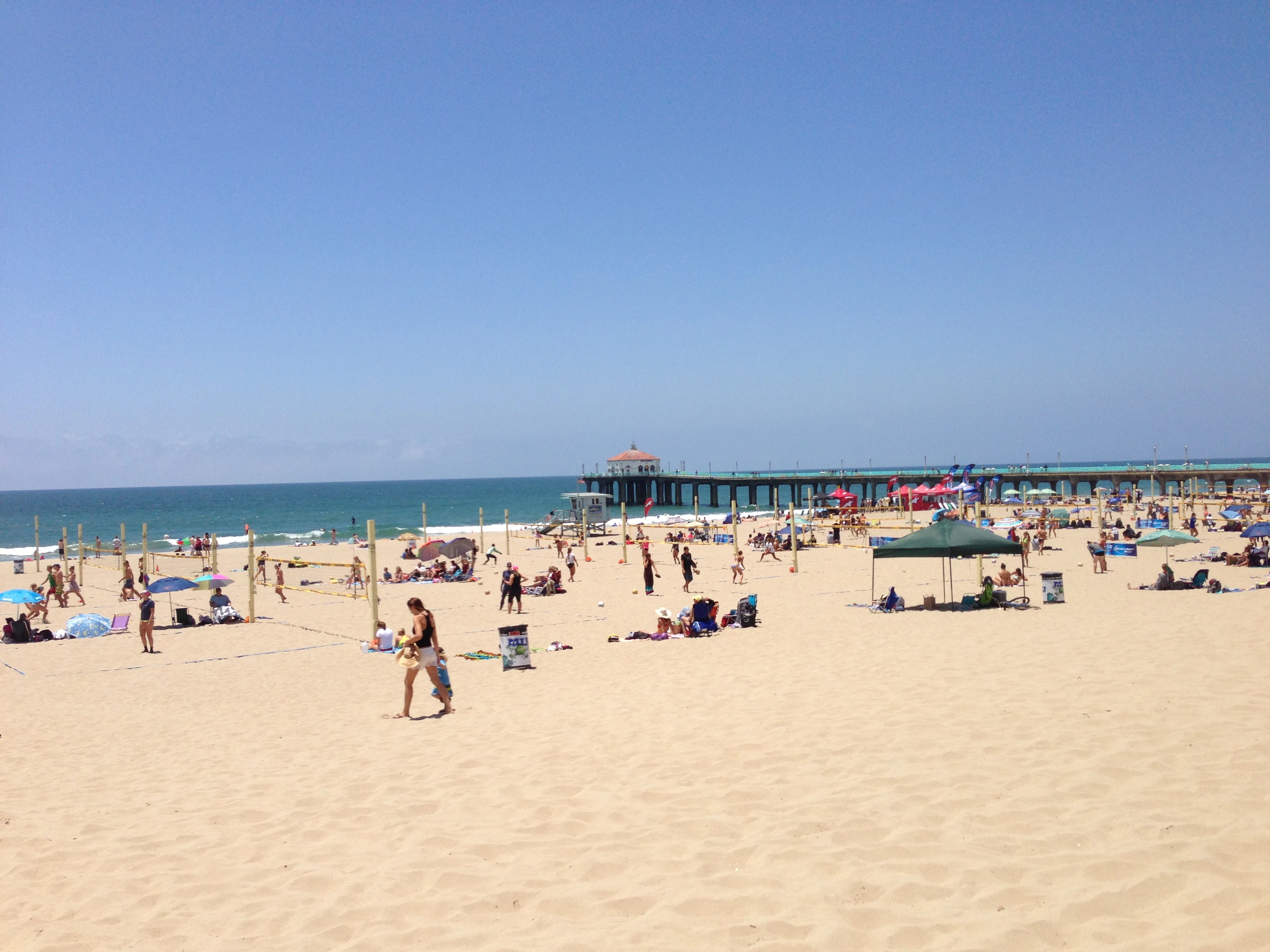 There was a beach volleyball tournament going on in Manhattan Beach when we rode by. 