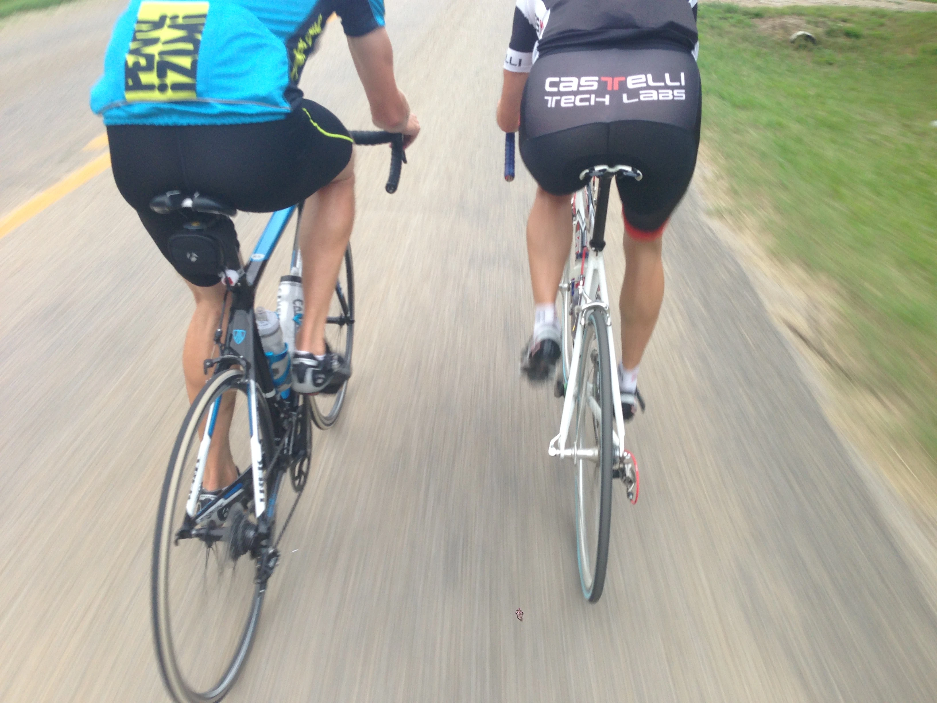 Yesterday I was trying to take it easy, but on the way home it got into a half-wheel competion. I need to do a whole post on the half-wheeling deal.