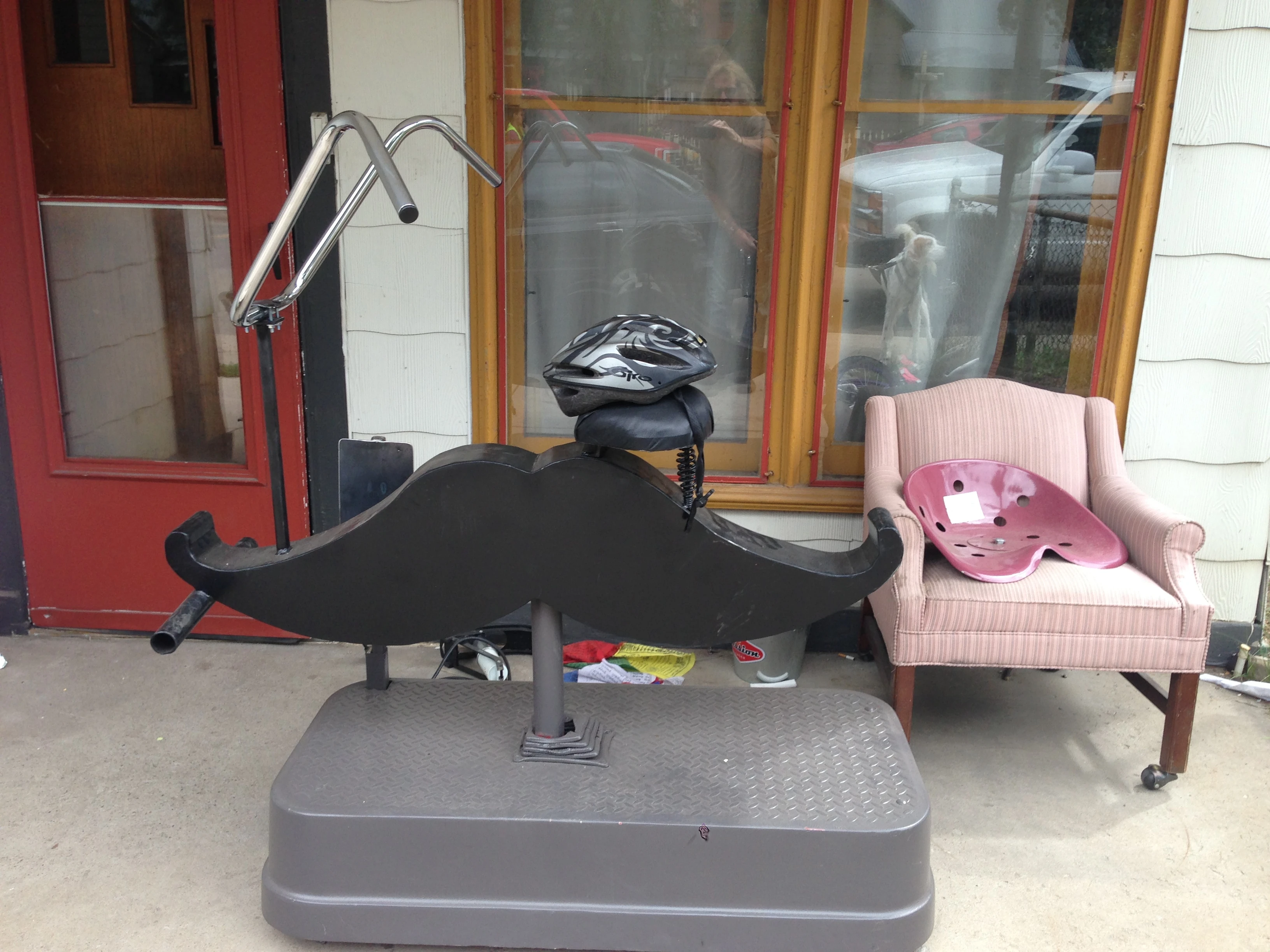 Pretty strange porch in Midturn.