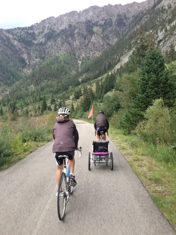 My old Specialized team mate, Peter Swenson and his wife and baby, riding back from the Vail time trial.