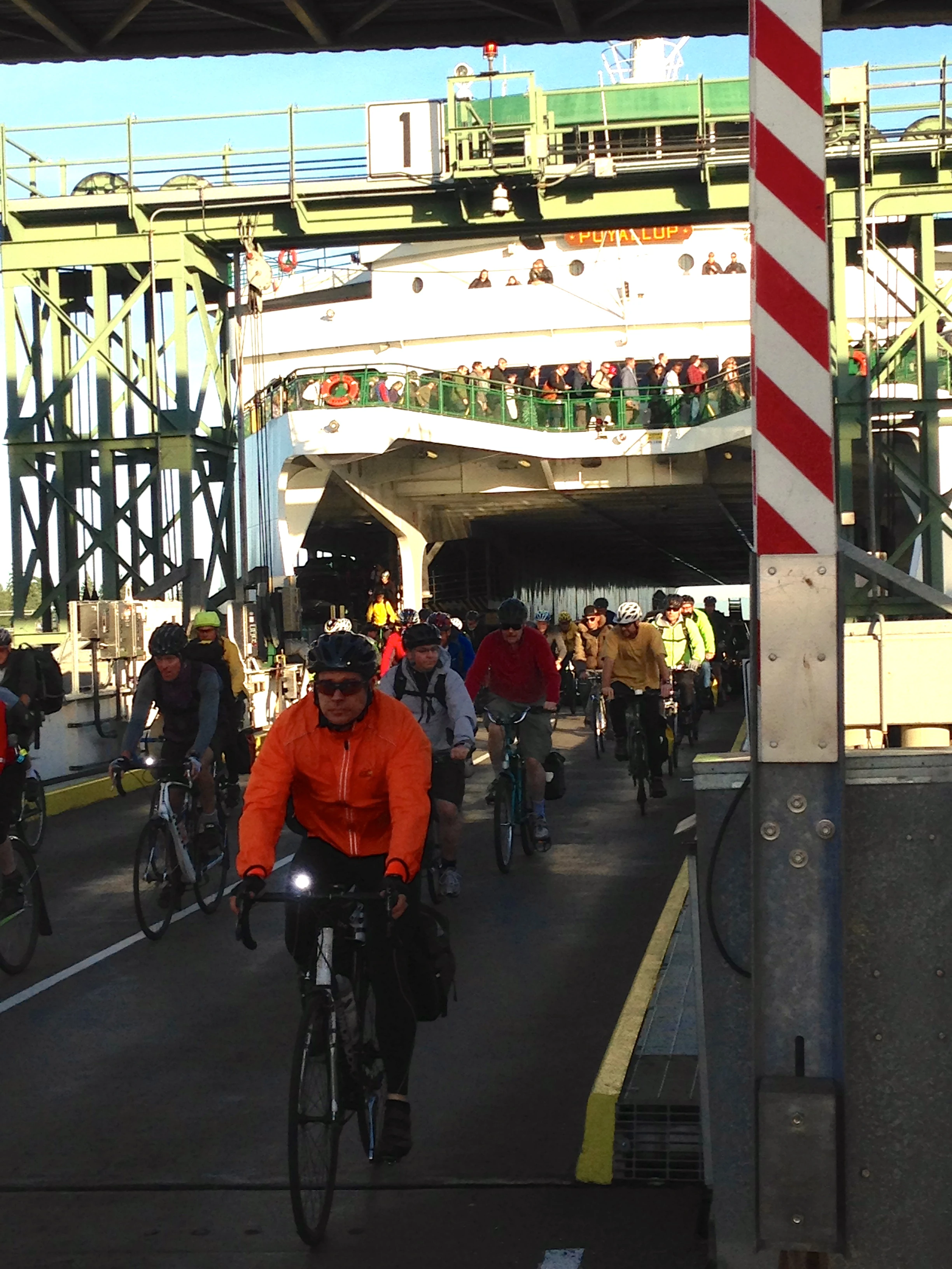 Some commuters coming off the ferry onto Bainbridge.