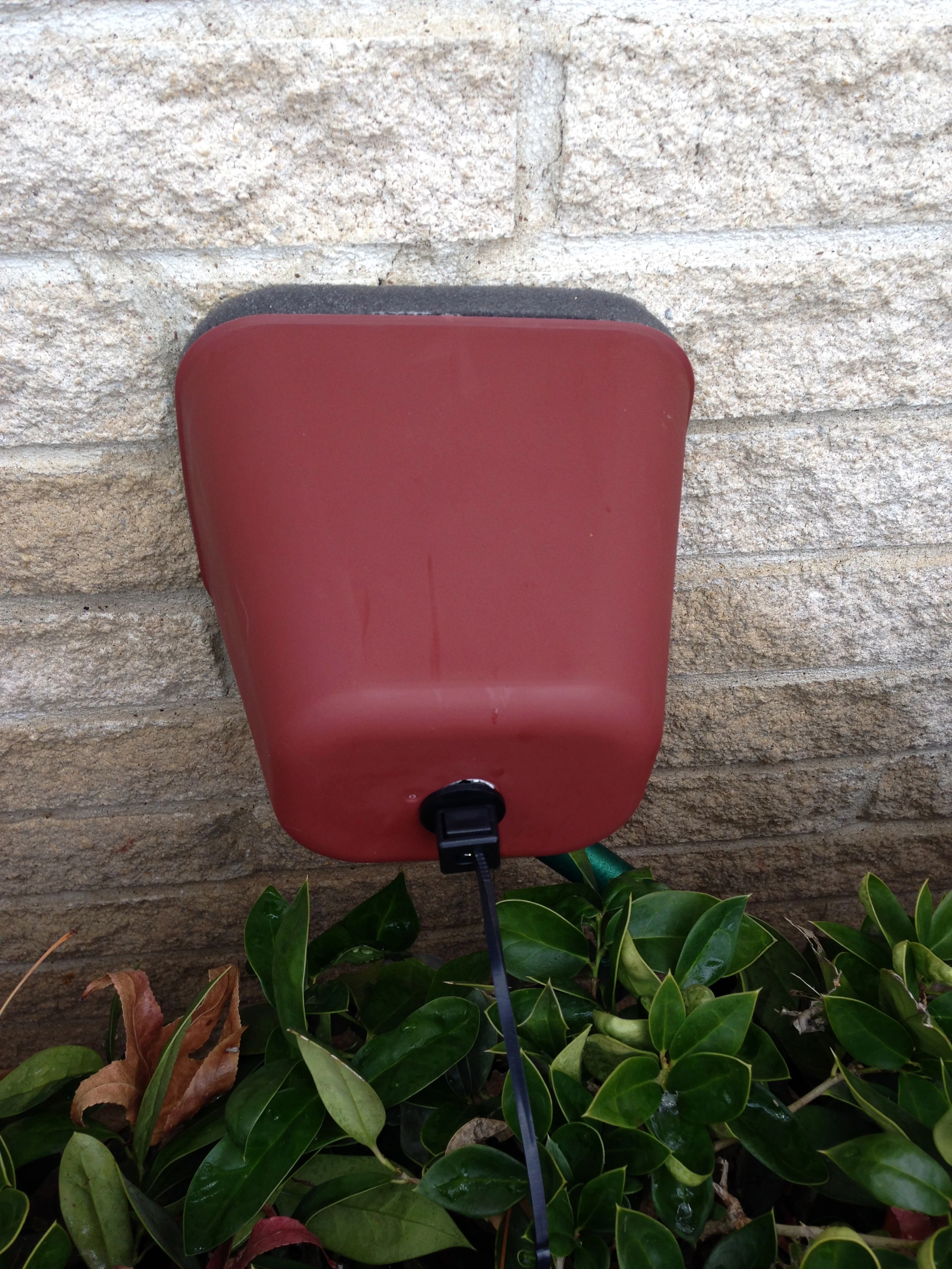 I think these covers only work when there is heat in the house.