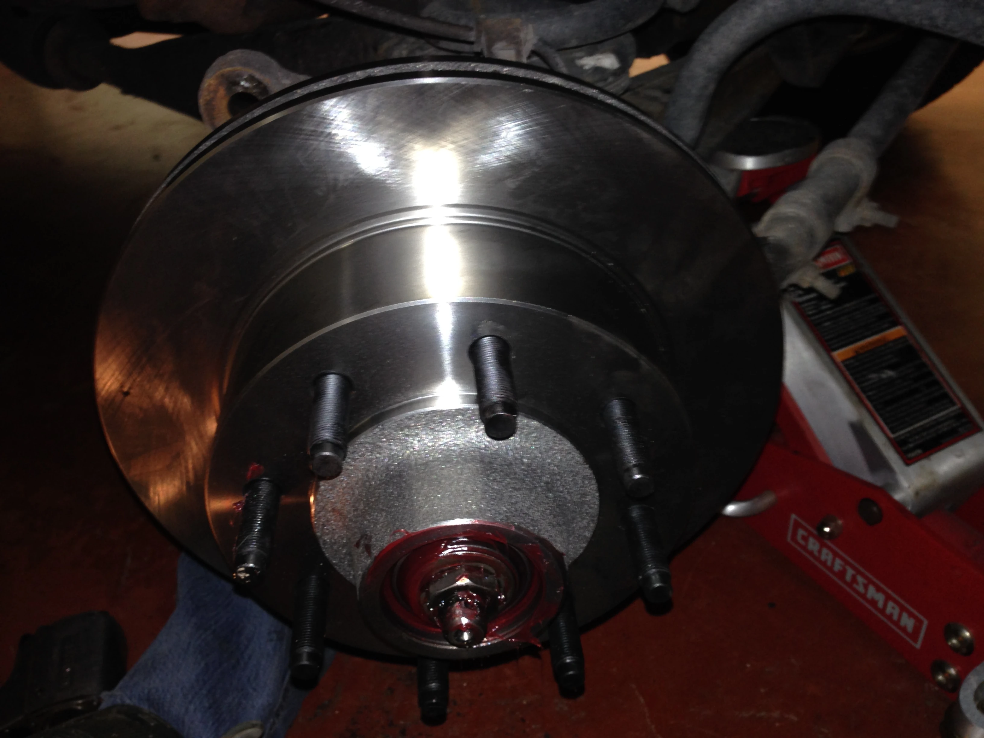 I can&rsquo;t help but putting a photo of the new rotors on. They look so nice compared to the old ones.