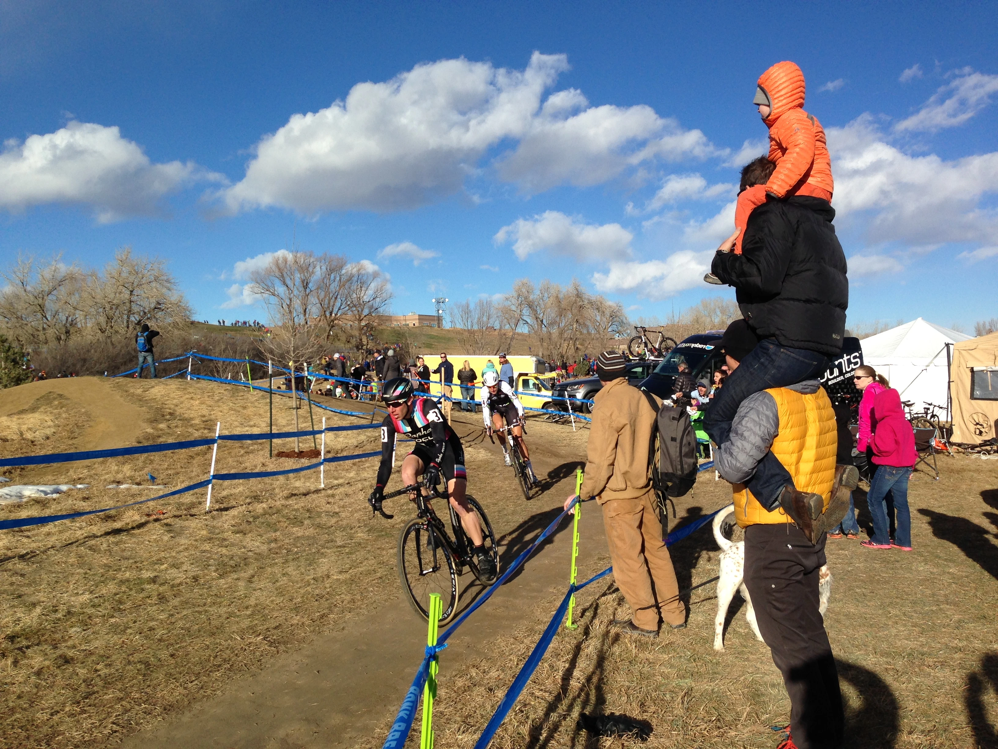 This is a 3 stack, with Andy Hampsten holding Vincent&rsquo;s son, Pascal on his shoulders. First lap of the race.