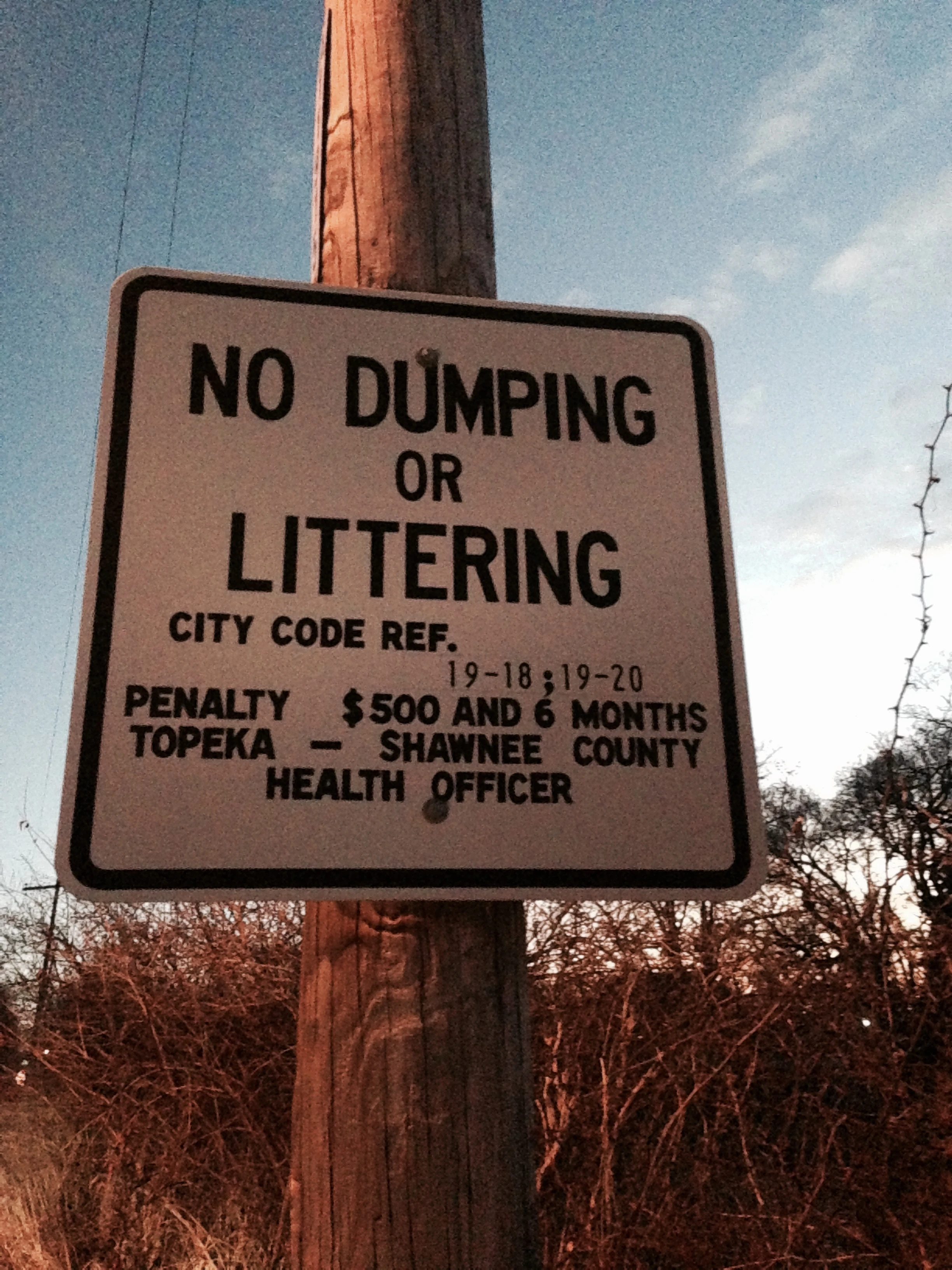 This sign down the street doesn’t seem to be scaring anyone off.