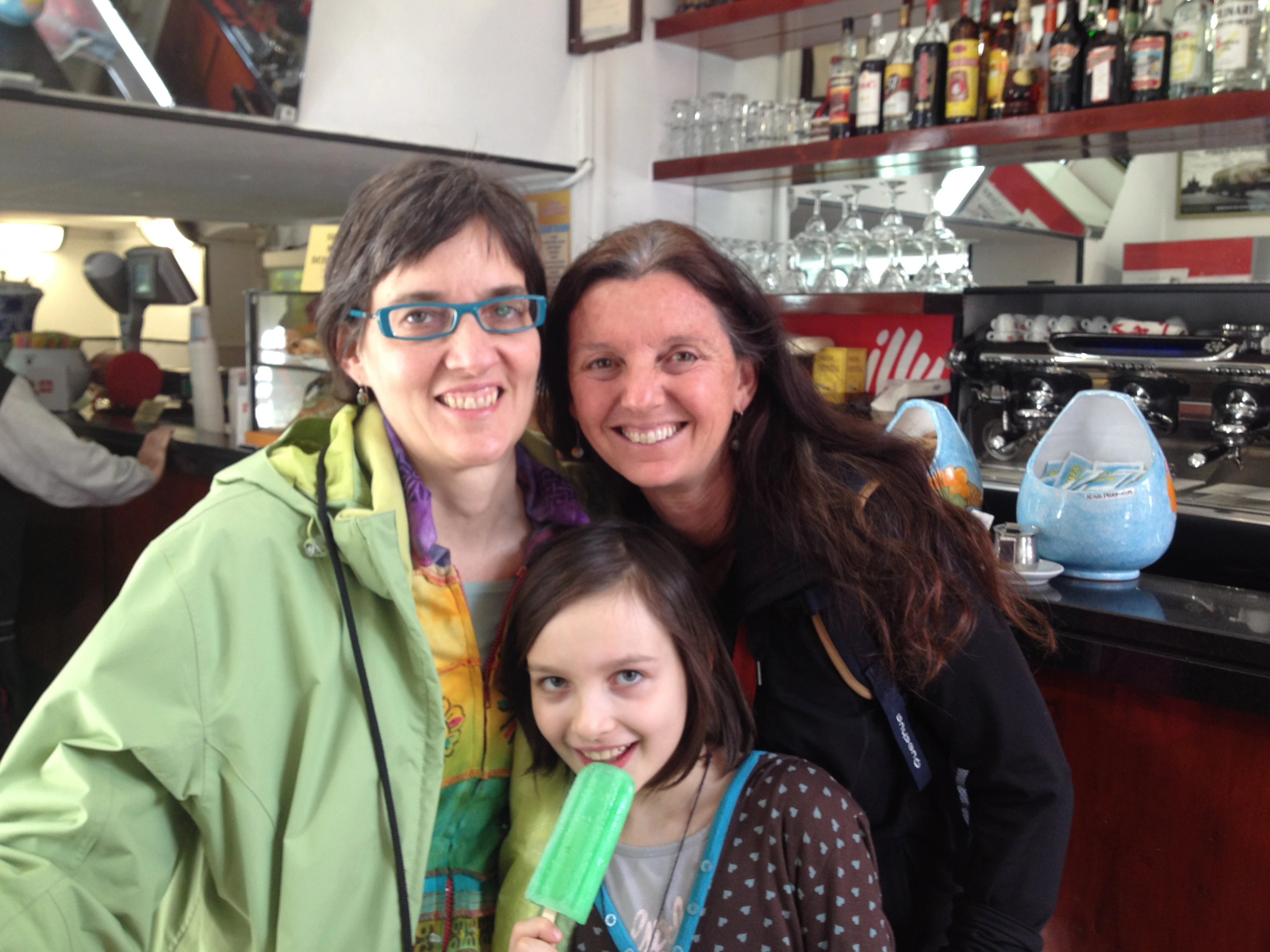 Sara, Yo and Trudi in Genoa.