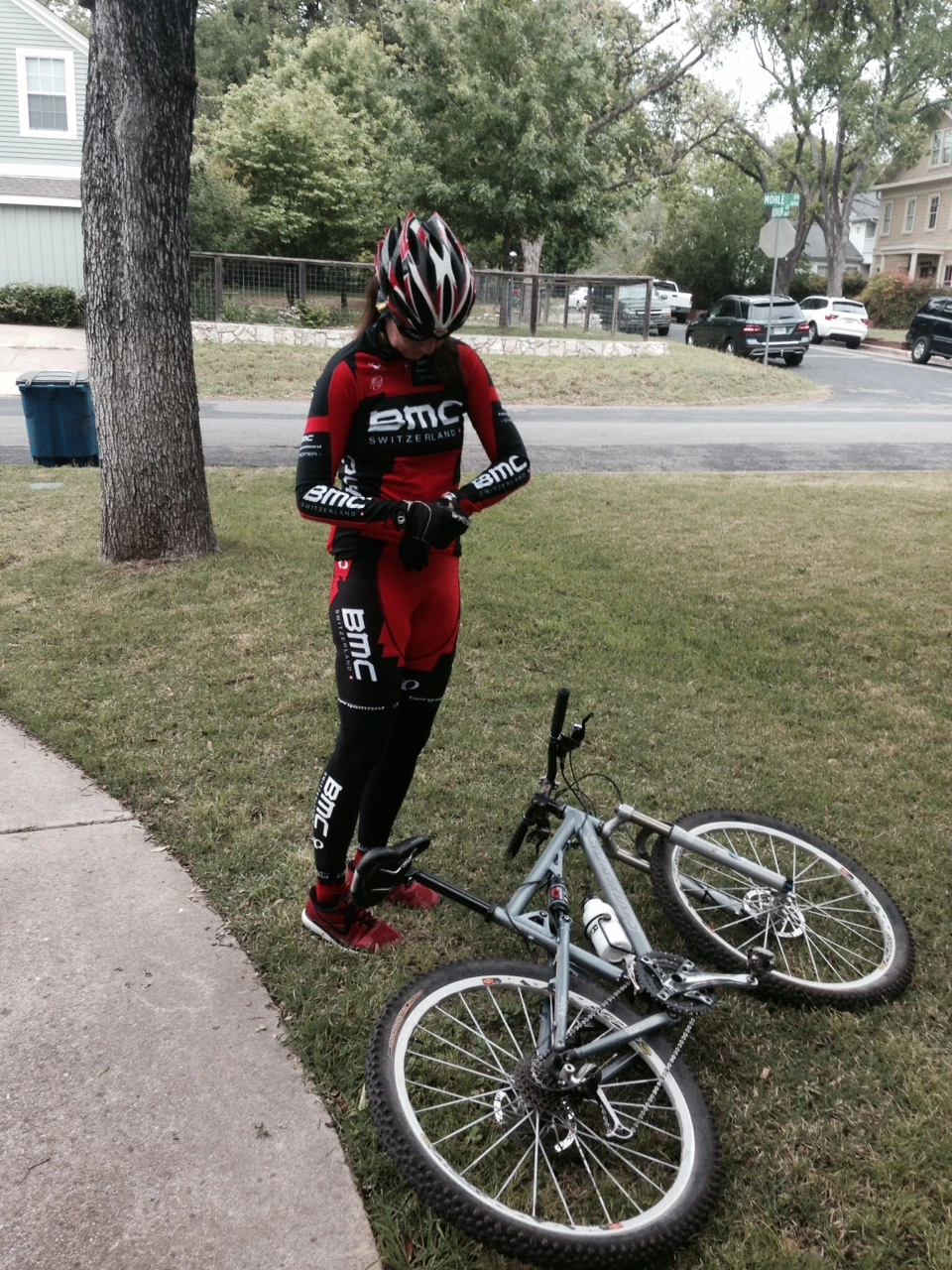 Trudi didn&rsquo;t have her shoes or bike with her, so she just used Ann&rsquo;s dual suspension MTB bike for the past few days. 
