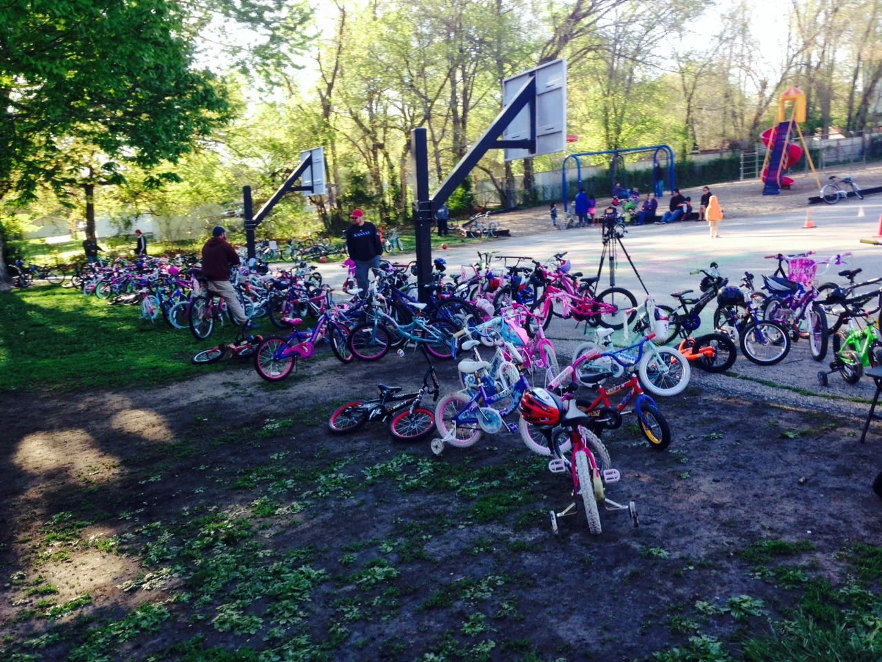 Man, there were a ton of department store bikes there.