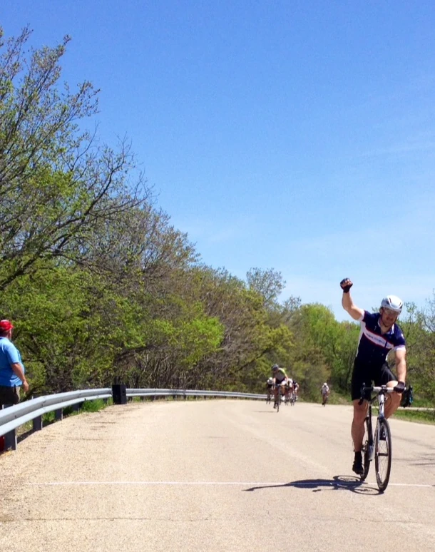 Lee Bumgarner won the race yesterday over Brian. 11 guys started together at the bottom of this hill and it shattered.