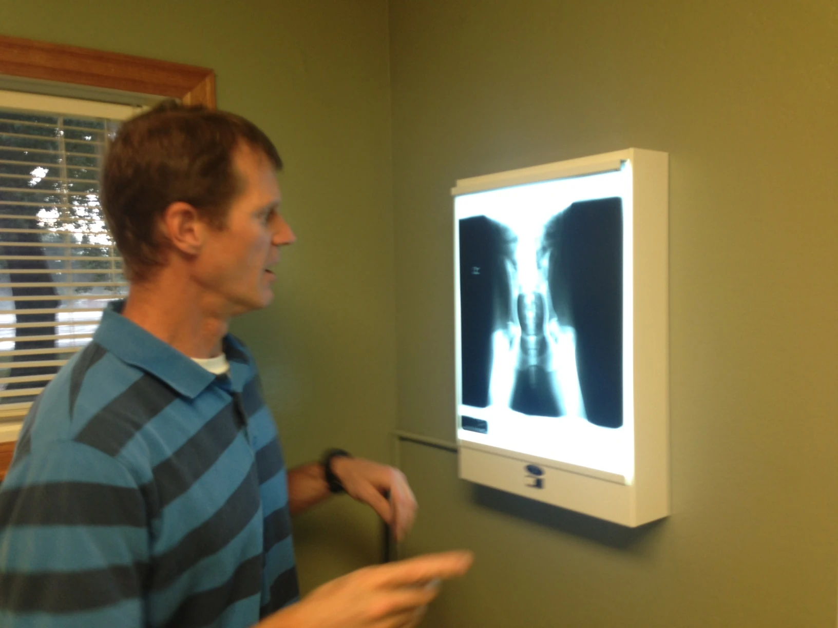 Trent explaining Bromont&rsquo;s hip issues.