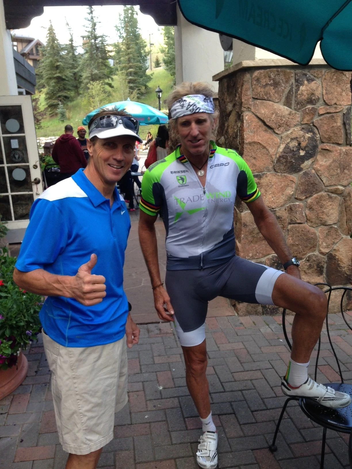 I ran into my friend, Mike Kloser, yesterday in Vail. Mike was my in to have surgery at the Steadman Clinic last February in Vail. He is a great guy and phenomenal athlete.