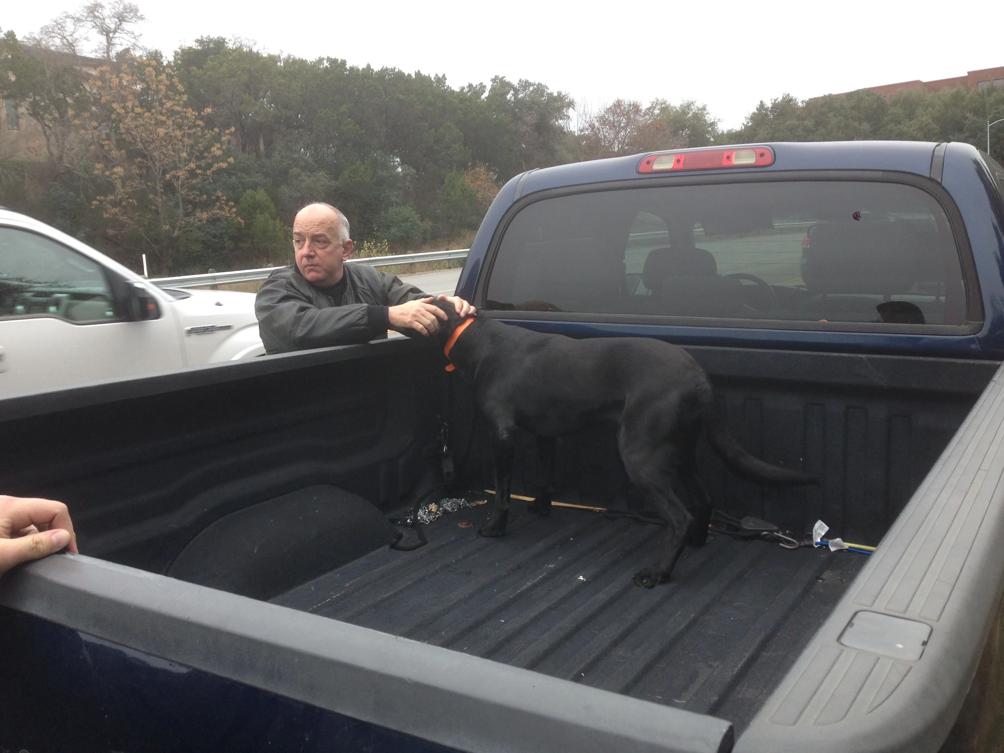 The man helping me out. Notice that the car beside him didn&rsquo;t even move over at all. Weird that people can be so mean to other people and so nice sometimes too.