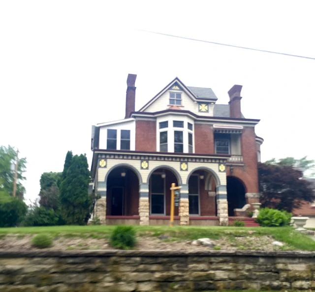 There are tons of huge mansions that overlook the Mississippi River for sale here. They are super cheap compared to the rest of the country.