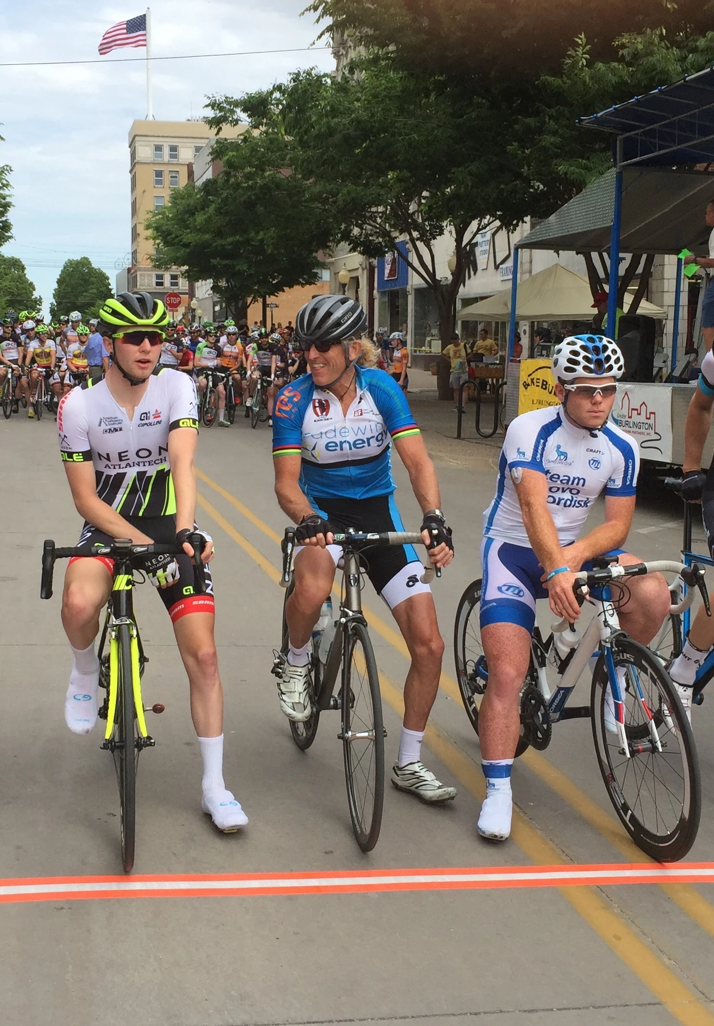 Talking to Logan Owen at the start. Check the legs out on the rider to my left. He has the biggest calves of any rider I&rsquo;ve seen since Sergei Nikolaevich Sukhoruchenkov (1980 Olympic games Gold medalist.)