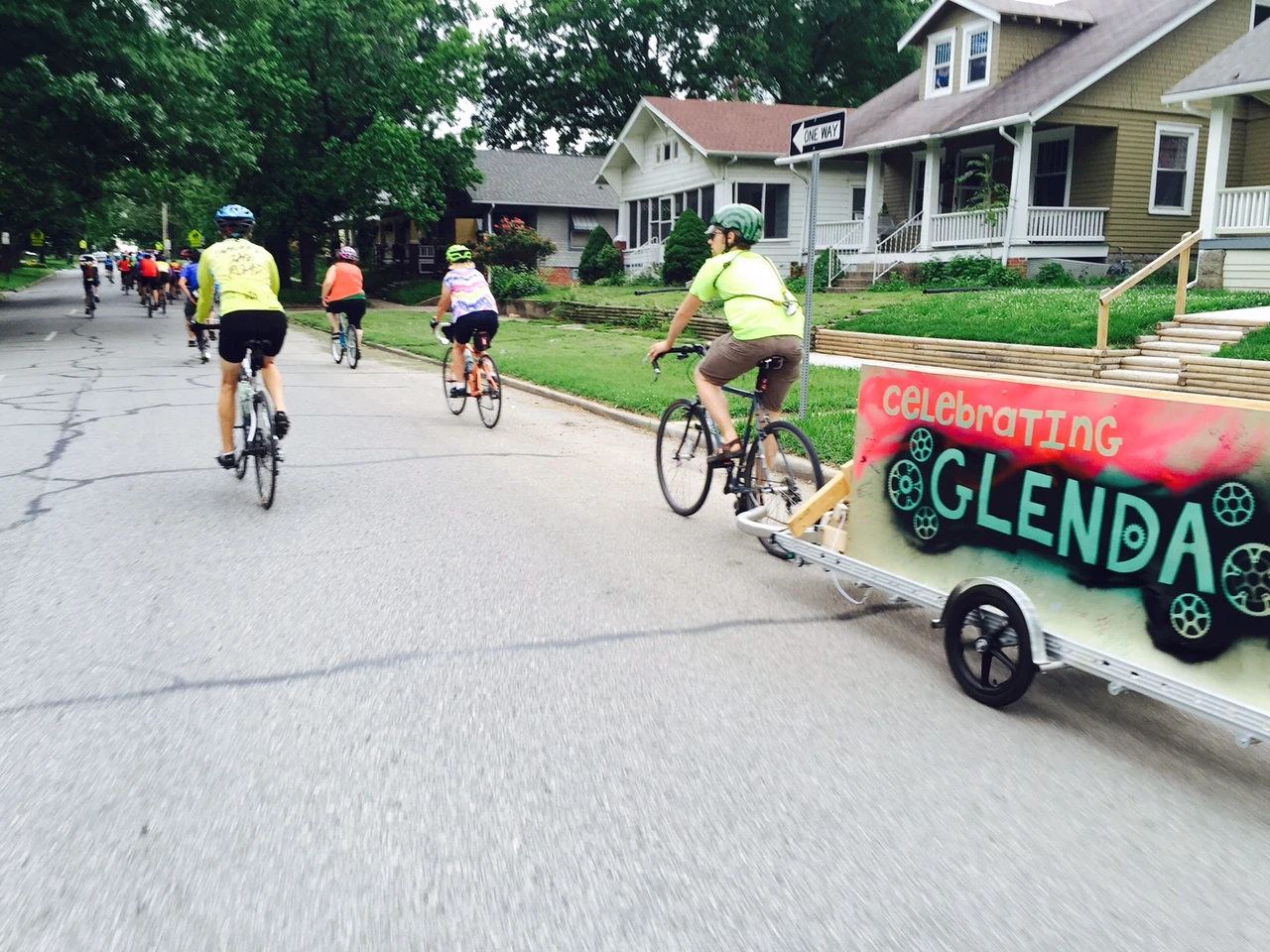 Riding from the art museum at Washburn to the Art&rsquo;s District in Topeka.