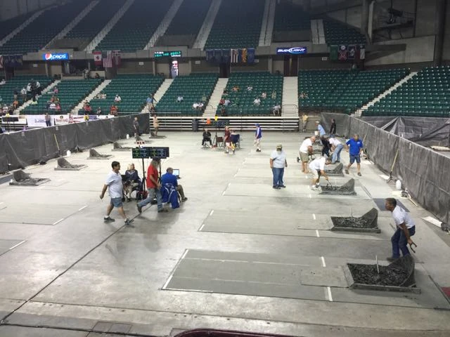They had over 100 horseshoe pits set up, with 1400 competitors. I like horseshoes.