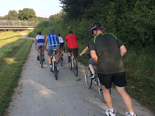 I meet up the Tuesday night Club ride, called the Beer ride. It is a rest day that starts and finishes at PT, which has $3 pints for us on Tuesday. That is Bob on his skates. He is usually doing the Duluth Skate Marathon, when I&rsquo;m doing Chequamegon, but it doesn&rsquo;t sound like he&rsquo;s going this year.
