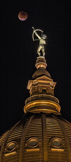 This is a photo that a friend, Jeff Jacobsen took a couple weeks ago of the blood moon. I think it is great.