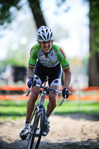 BossCross-12 Riding threw the sand badly.