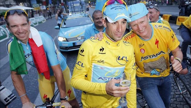 Our current Tour de France champion, with Vino. A happy couple at the time.