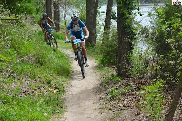 Brian leading the first couple laps. He was riding a dual suspension Eriksen and I was on fully rigid. Go figure.