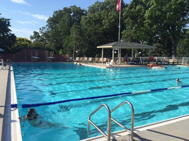No many people swimming last night. Diving boards way back.